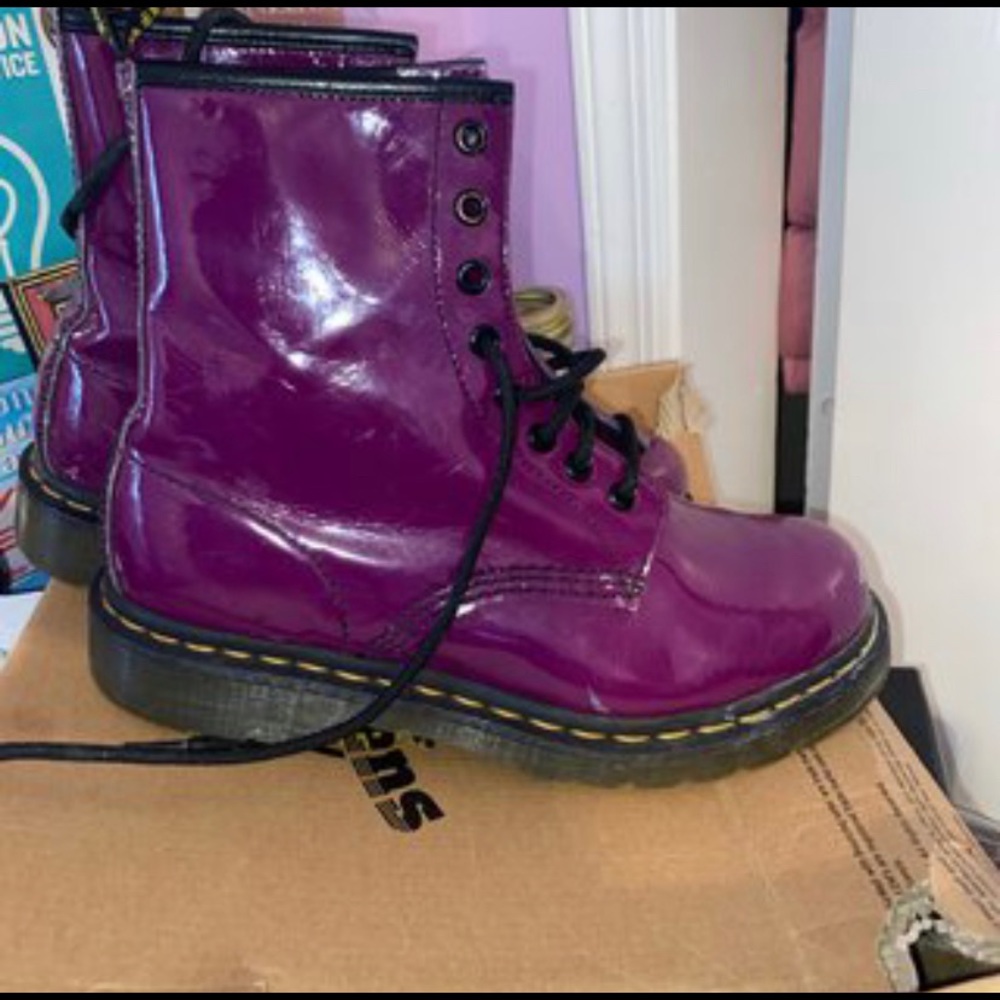 DR MARTENS